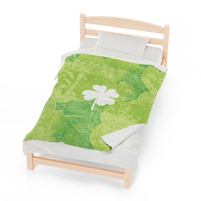 'Lucky Four-leaf Clover' Soft Velveteen Plush Blanket