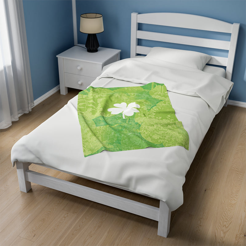 'Lucky Four-leaf Clover' Soft Velveteen Plush Blanket