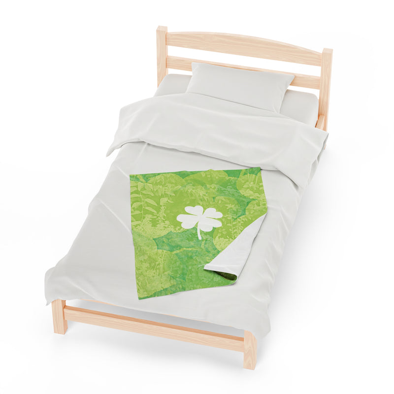 'Lucky Four-leaf Clover' Soft Velveteen Plush Blanket